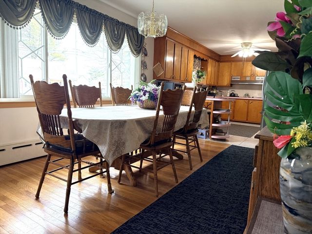 33 Slater St, Webster, MA 01570