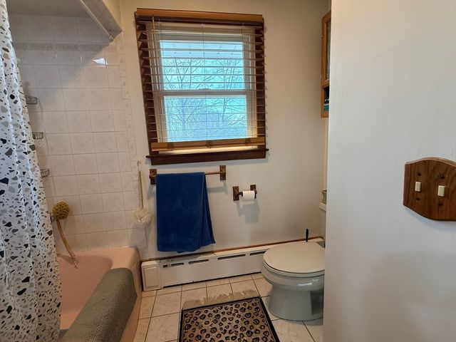 33 Slater St, Webster, MA 01570