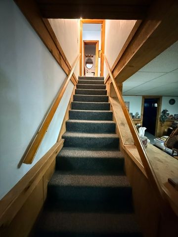 33 Slater St, Webster, MA 01570