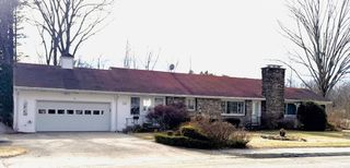 33 Slater St, Webster, MA 01570