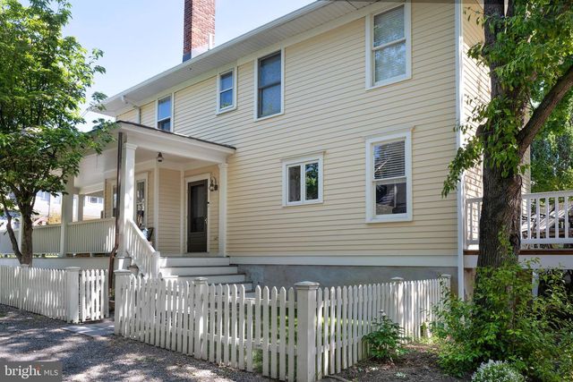 113 W PROSPECT ST, Hopewell, NJ 08525