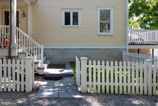 113 W PROSPECT ST, Hopewell, NJ 08525