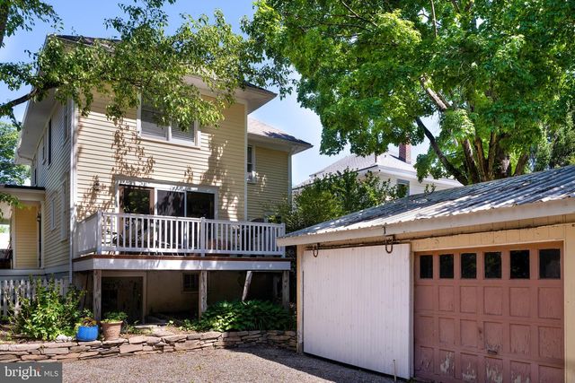 113 W PROSPECT ST, Hopewell, NJ 08525