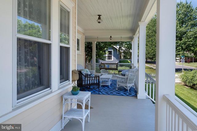 113 W PROSPECT ST, Hopewell, NJ 08525