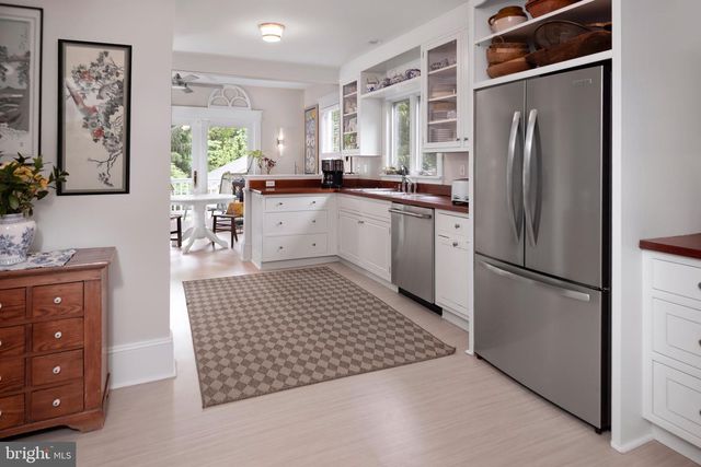 113 W PROSPECT ST, Hopewell, NJ 08525