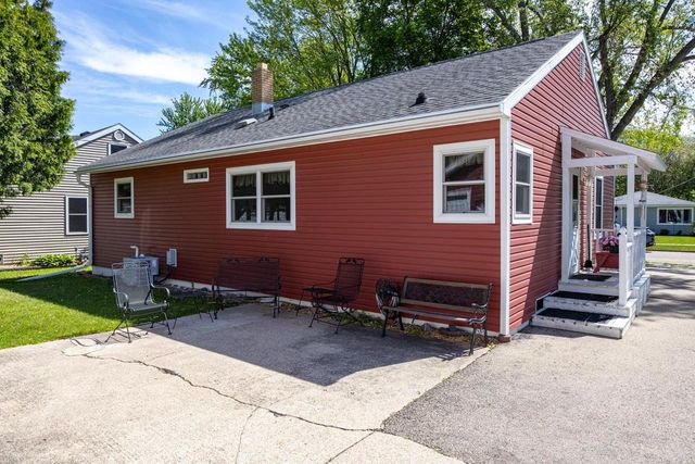 1431 S WALDEN AVENUE, Appleton, WI 54915