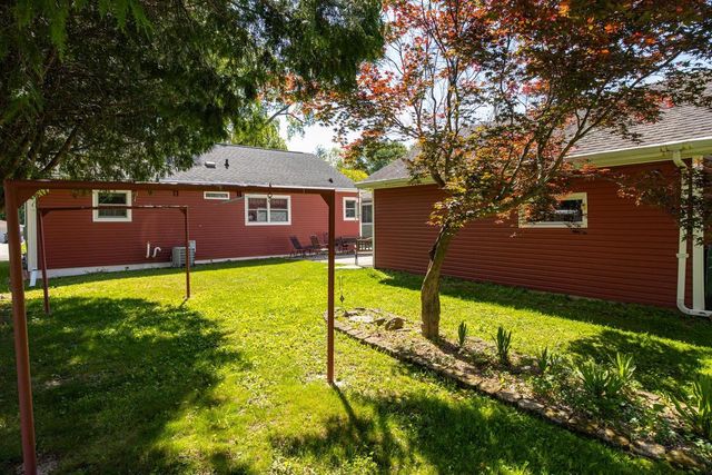 1431 S WALDEN AVENUE, Appleton, WI 54915
