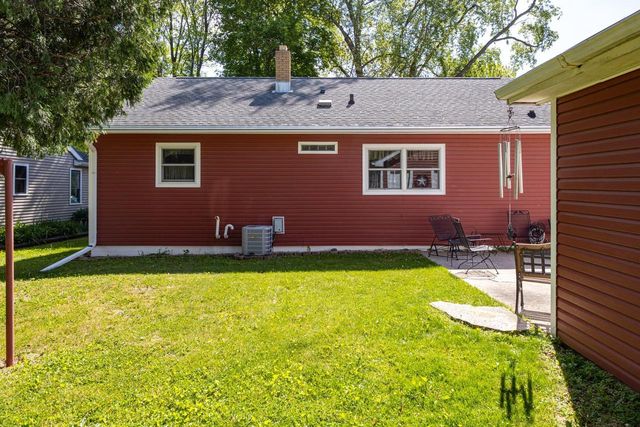 1431 S WALDEN AVENUE, Appleton, WI 54915