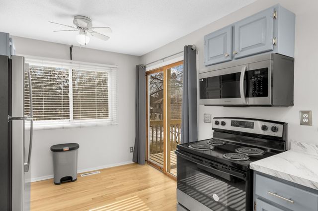 12229 42nd Avenue N, Plymouth, MN 55441