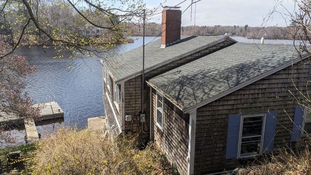 10 Coral Hill Rd, Essex, MA 01929