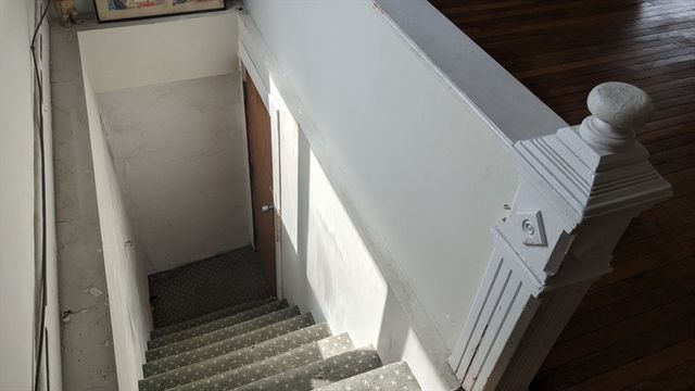 10 Coral Hill Rd, Essex, MA 01929