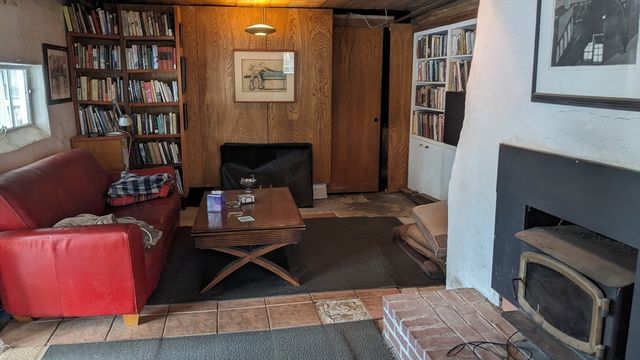 10 Coral Hill Rd, Essex, MA 01929