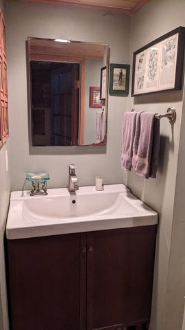 10 Coral Hill Rd, Essex, MA 01929