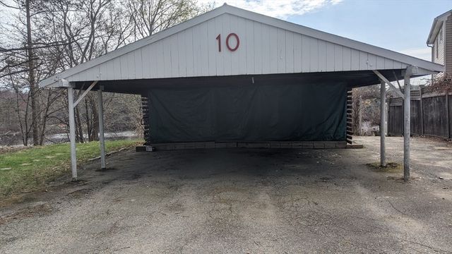 10 Coral Hill Rd, Essex, MA 01929