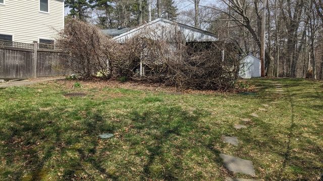 10 Coral Hill Rd, Essex, MA 01929