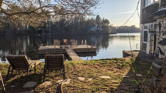 10 Coral Hill Rd, Essex, MA 01929