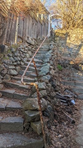 10 Coral Hill Rd, Essex, MA 01929