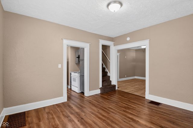 366 S Grand Avenue, Indianapolis, IN 46219