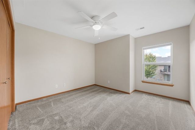 305 Windflower Lane B, Solon, IA 52333