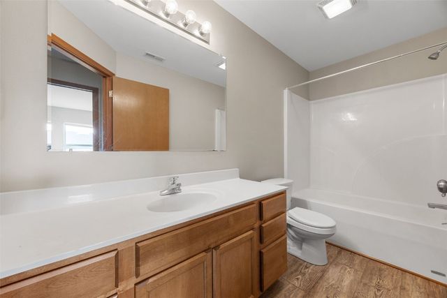 305 Windflower Lane B, Solon, IA 52333