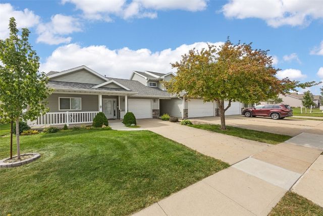 305 Windflower Lane B, Solon, IA 52333