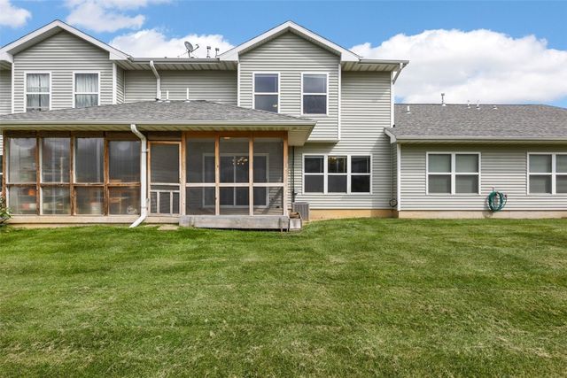 305 Windflower Lane B, Solon, IA 52333