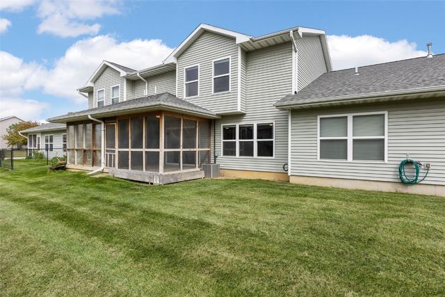 305 Windflower Lane B, Solon, IA 52333