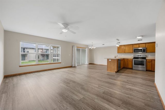 305 Windflower Lane B, Solon, IA 52333