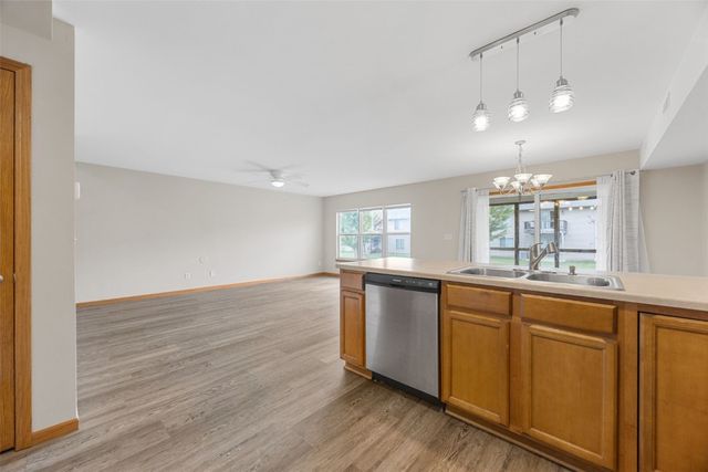 305 Windflower Lane B, Solon, IA 52333