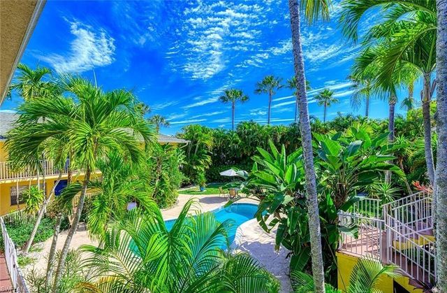 4290 Gulfstream DR # 5, Naples, FL 34112