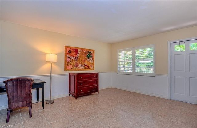 4290 Gulfstream DR # 5, Naples, FL 34112