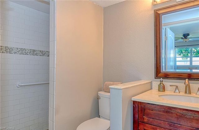 4290 Gulfstream DR # 5, Naples, FL 34112