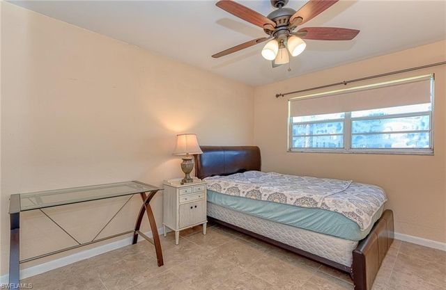 4290 Gulfstream DR # 5, Naples, FL 34112