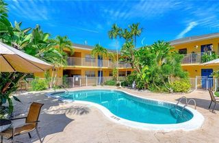 4290 Gulfstream DR # 5, Naples, FL 34112