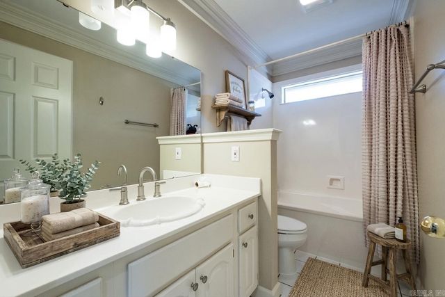 29 Bascom Drive, Little Rock, AR 72223