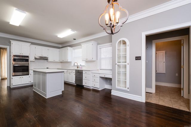 29 Bascom Drive, Little Rock, AR 72223