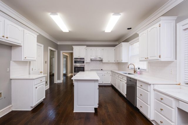 29 Bascom Drive, Little Rock, AR 72223