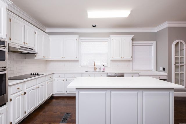 29 Bascom Drive, Little Rock, AR 72223