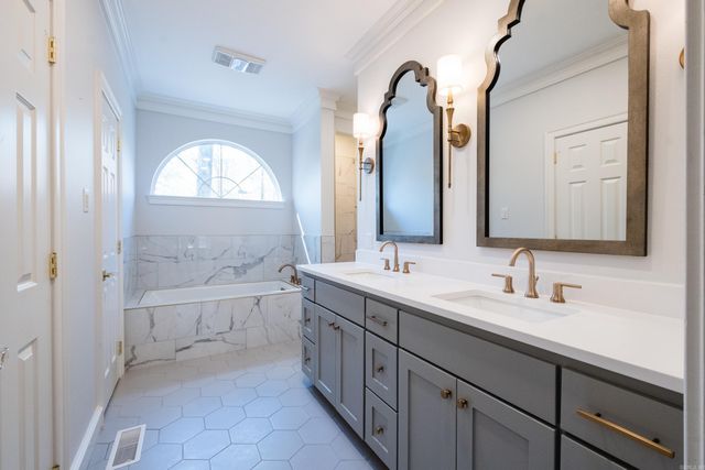 29 Bascom Drive, Little Rock, AR 72223