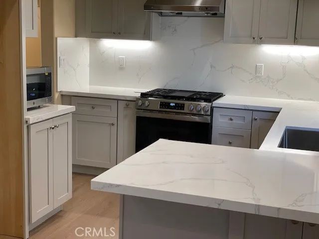2207 Warfield Avenue B, Redondo Beach, CA 90278