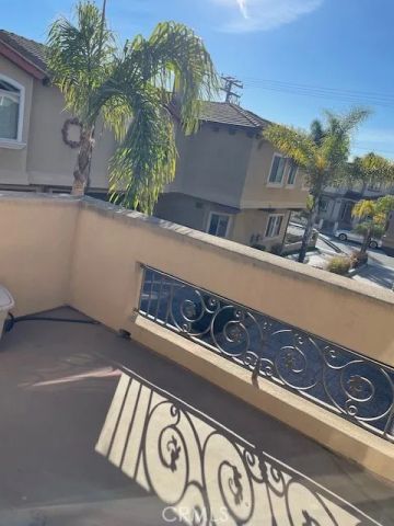 2207 Warfield Avenue B, Redondo Beach, CA 90278
