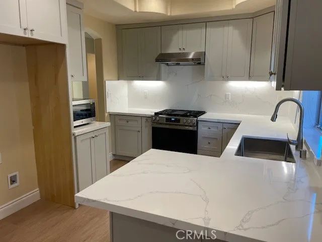 2207 Warfield Avenue B, Redondo Beach, CA 90278
