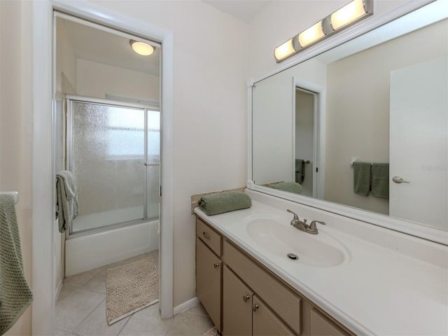 1215 MANGO AVENUE, Venice, FL 34285