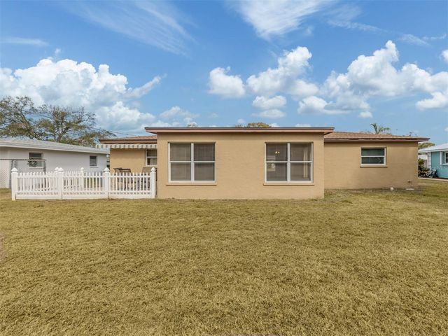 1215 MANGO AVENUE, Venice, FL 34285