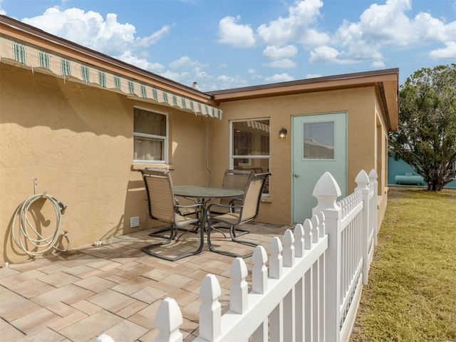 1215 MANGO AVENUE, Venice, FL 34285