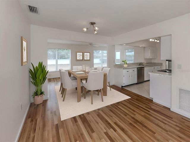 1215 MANGO AVENUE, Venice, FL 34285