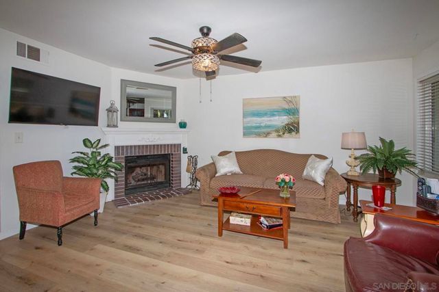 13815 Johannesberg Dr 7, Poway, CA 92064