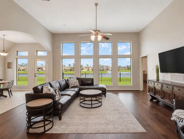2823 Woodland Glen Lane, Conroe, TX 77385