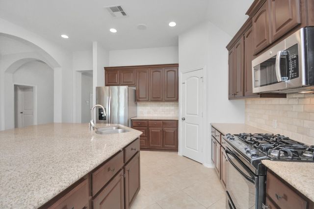 2823 Woodland Glen Lane, Conroe, TX 77385