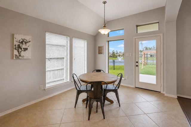 2823 Woodland Glen Lane, Conroe, TX 77385
